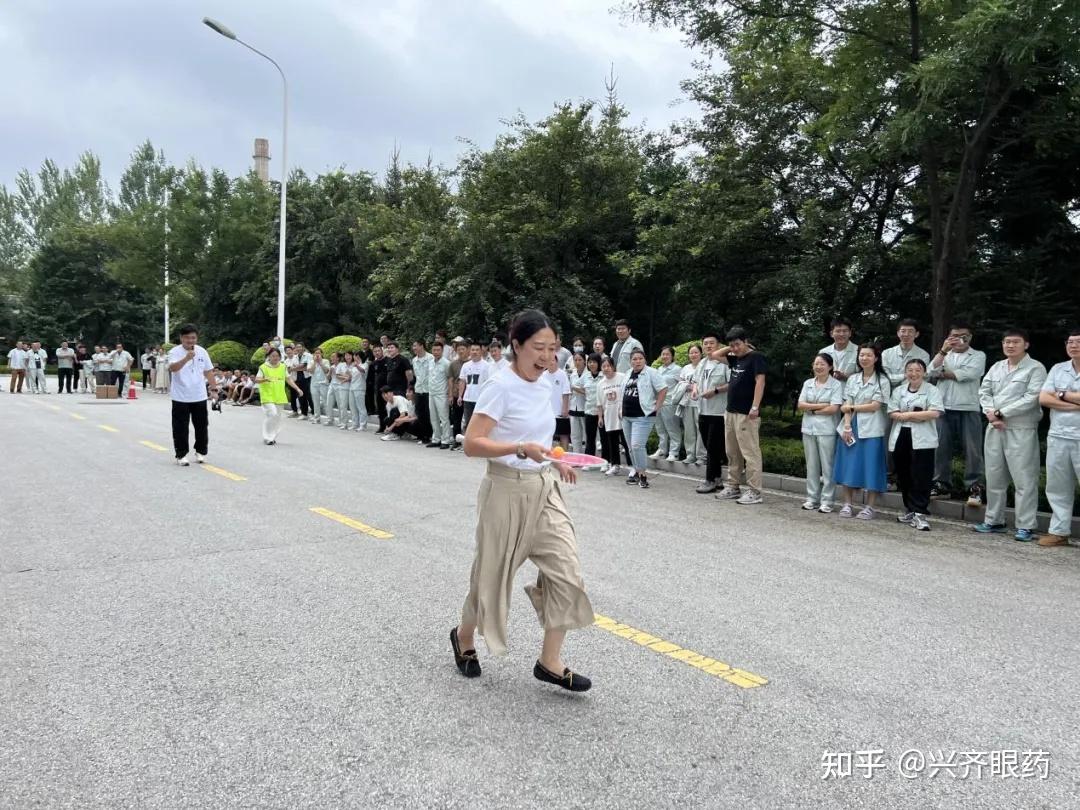 精彩纷呈，球场上的举足轻重